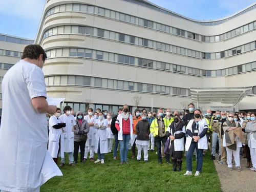 Les soignants usés face aux difficultés récurrentes de l'Hôpital...